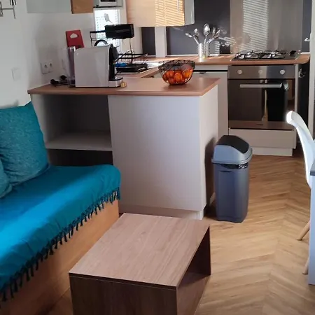 Campsite Mobile 6 Pers Confort *